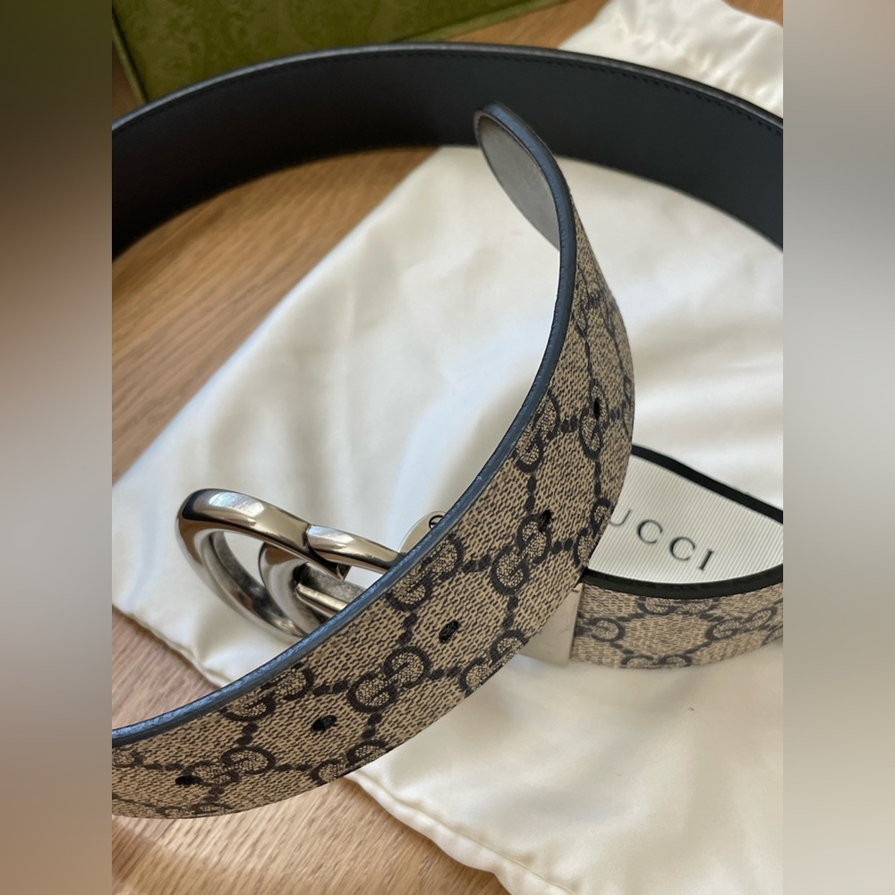 GUCCI GG Marmont reversible belt in beige and blue GG Supreme - Picture 3 of 12